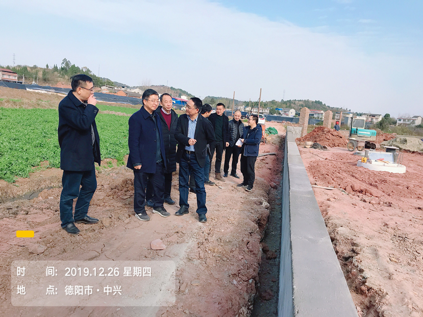 市委常委、政法委書記周新對城鎮(zhèn)污水打包項目展開督查