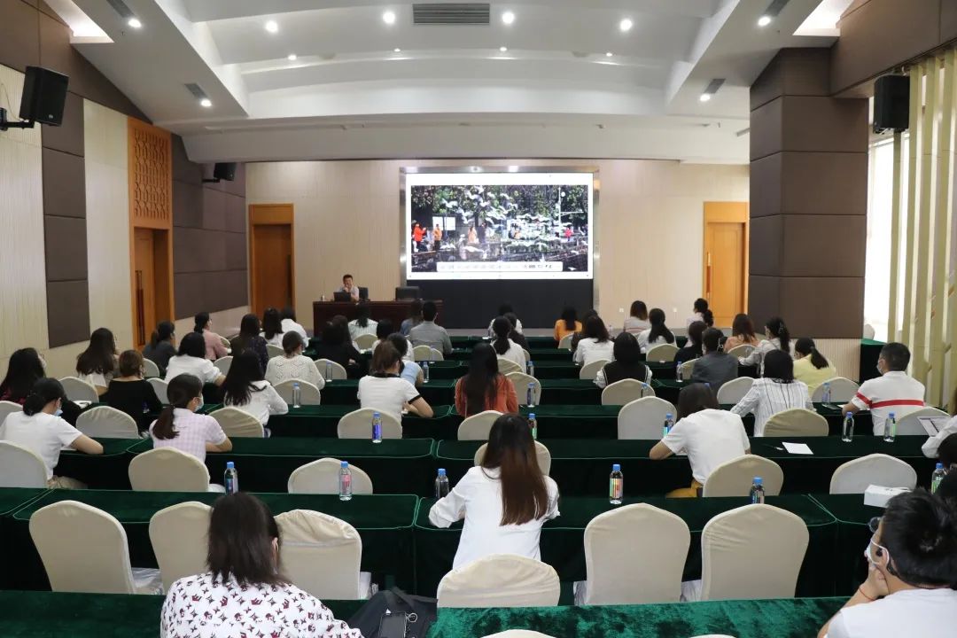 拍好圖片、講好故事、樹好形象——集團公司工會開展“職工素質(zhì)提升課堂”之《攝影入門及提高》培訓